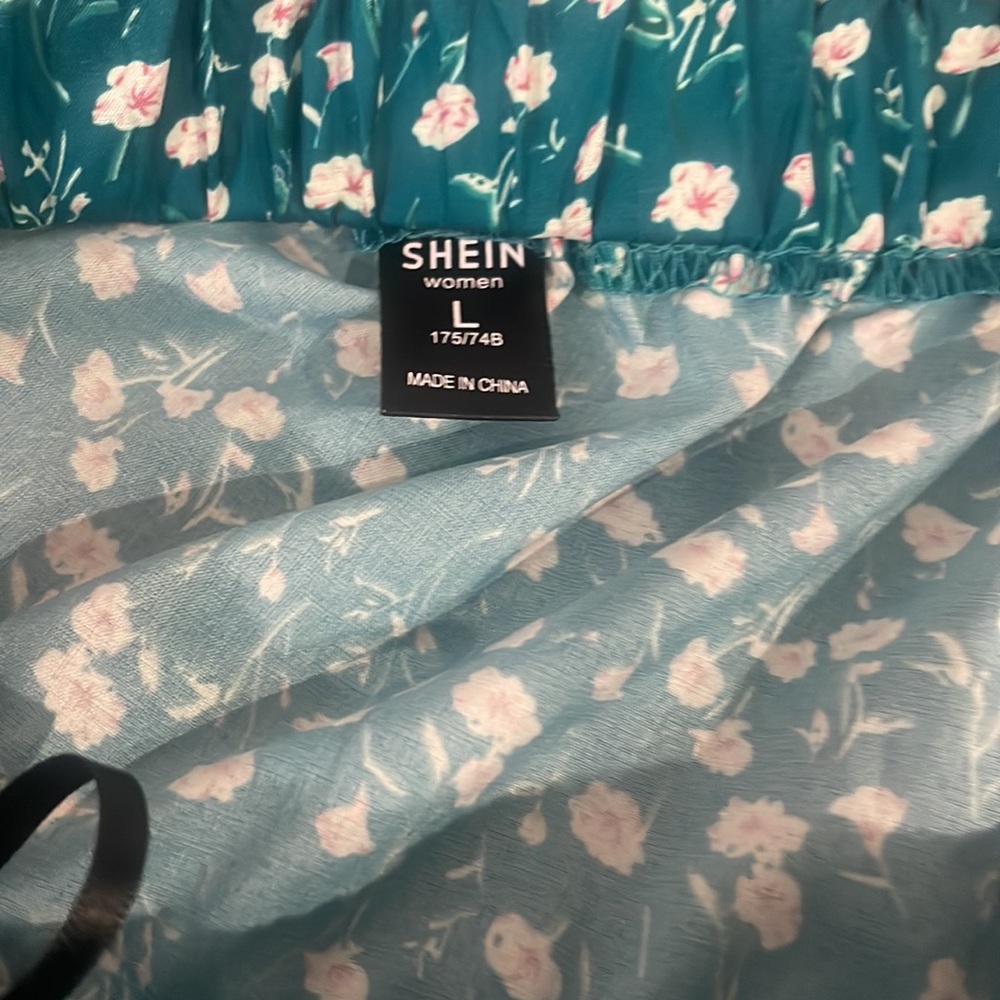 Size Large - Picture 2 of 2